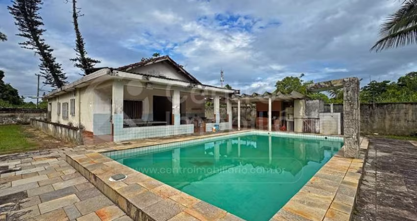 CASA à venda com piscina e 5 quartos em Peruíbe, no bairro Estancia Antonio Novaes