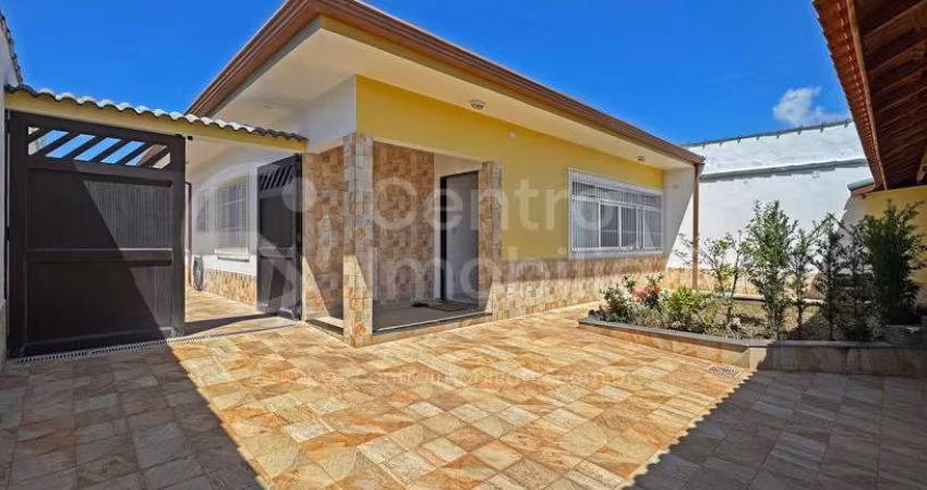 CASA à venda com 3 quartos em Peruíbe, no bairro Stella Maris