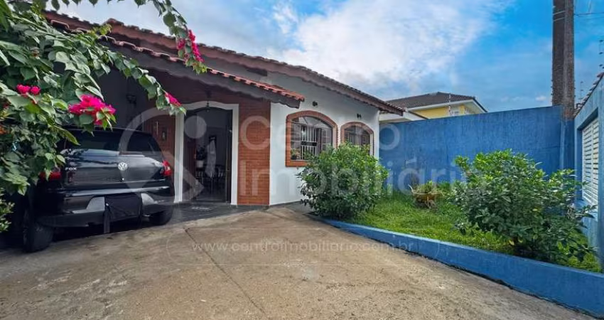 CASA à venda com 3 quartos em Peruíbe, no bairro Parque Balneario Oasis