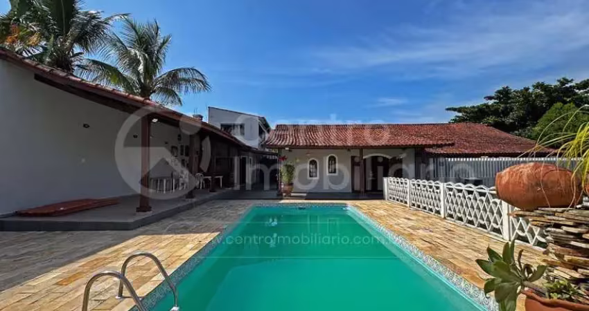 Casa à venda com piscina e 6 quartos em peruíbe, no bairro jardim marcia