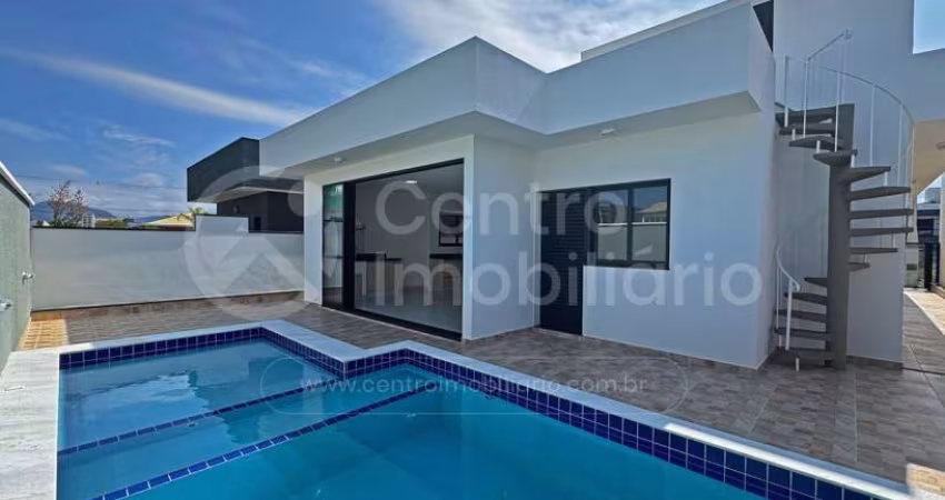 CASA à venda com piscina e 3 quartos em Peruíbe, no bairro Bougainvillee IV