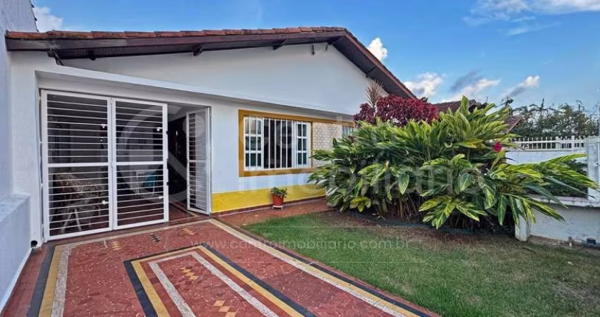 CASA à venda com 2 quartos em Peruíbe, no bairro Jardim Ribamar