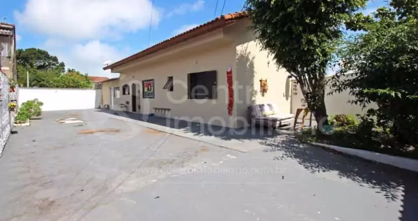 Casa à venda com 2 quartos em peruíbe, no bairro balneario arpoador