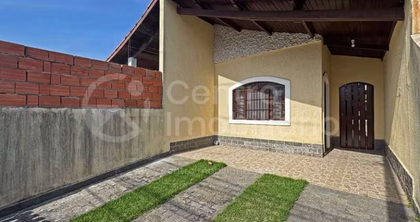 CASA à venda com 2 quartos em Peruíbe, no bairro Jardim Três Marias