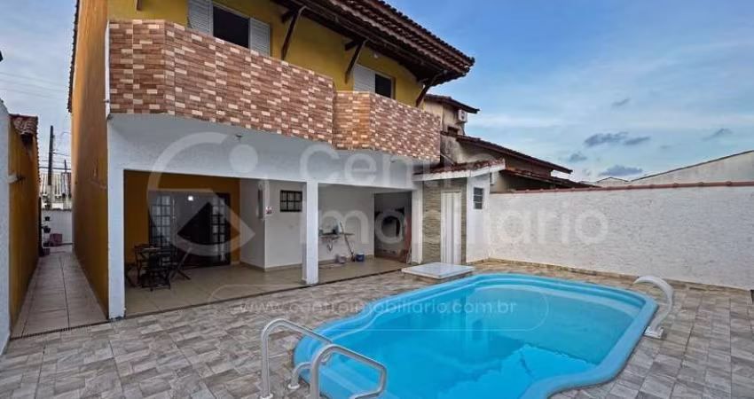 CASA à venda com piscina e 4 quartos em Peruíbe, no bairro Jardim Marcia