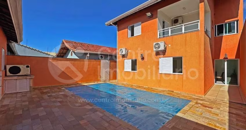 CASA à venda com piscina e 4 quartos em Peruíbe, no bairro Jardim Beira Mar