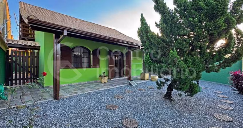 CASA à venda com piscina e 3 quartos em Peruíbe, no bairro Jardim Imperador