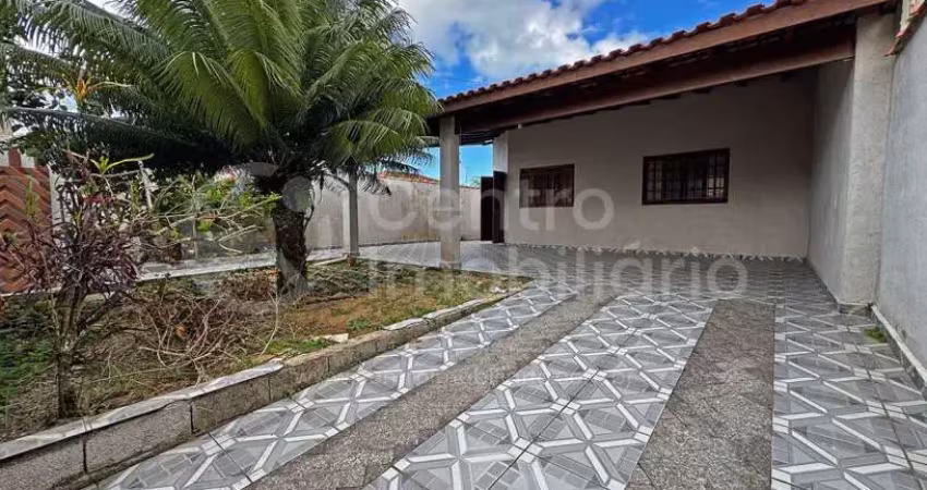Casa à venda com 3 quartos em peruíbe, no bairro maria h novaes