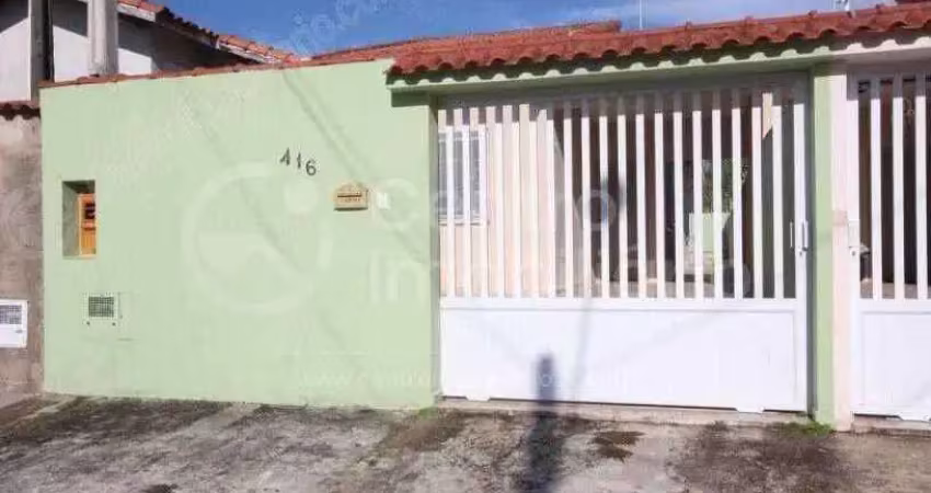 Casa à venda com piscina e 3 quartos em peruíbe, no bairro parque d aville