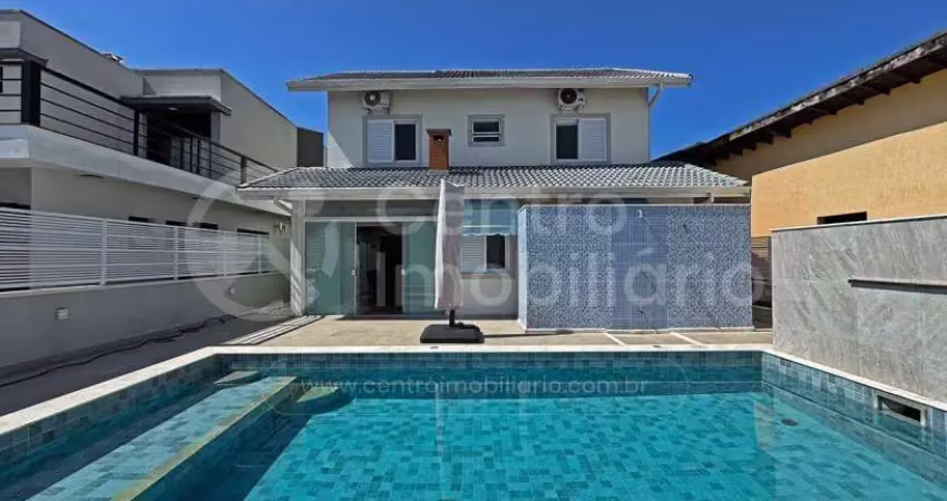 Casa à venda com piscina e 3 quartos em peruíbe, no bairro bougainvillee ii