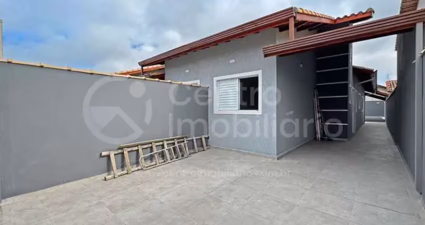 Casa à venda com piscina e 2 quartos em peruíbe, no bairro balneario josedy