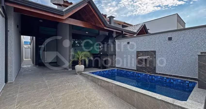 Casa à venda com piscina e 2 quartos em peruíbe, no bairro jardim ribamar