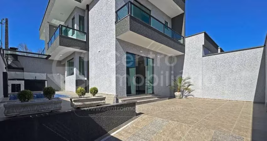 Casa à venda com piscina e 2 quartos em peruíbe, no bairro jardim ribamar