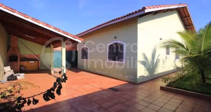 Casa à venda com 3 quartos em peruíbe, no bairro balneario sao joao batista