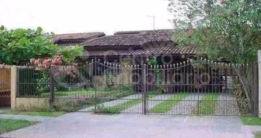 Casa à venda com 3 quartos em peruíbe, no bairro maria h novaes