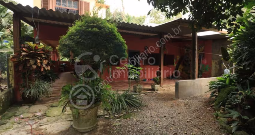 CASA à venda com 2 quartos em Peruíbe, no bairro Manaca dos Itatins