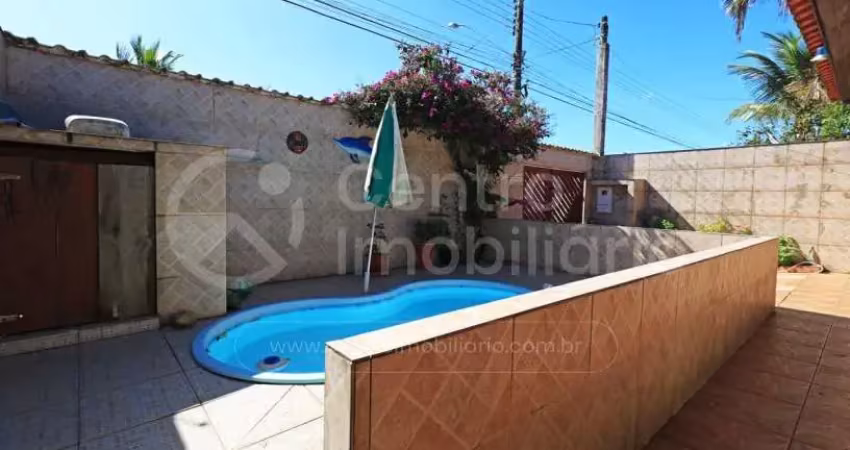 CASA à venda com piscina e 3 quartos em Peruíbe, no bairro Parque Balneario Oasis