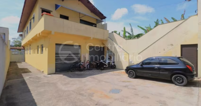 Casa à venda com 3 quartos em peruíbe, no bairro centro