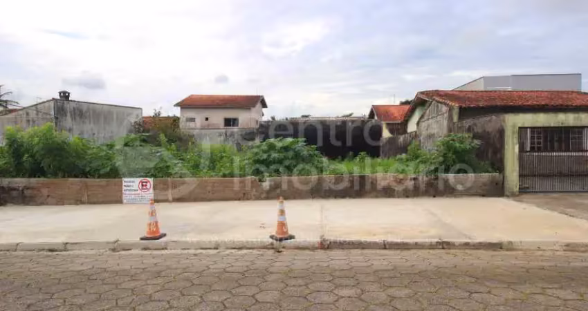 Terreno à venda no Balneário Stella Maris, Peruíbe 