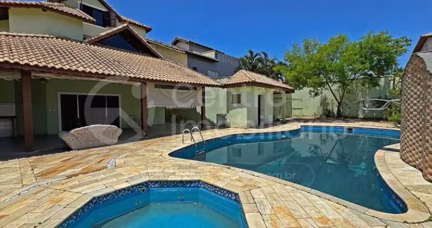 CASA à venda com piscina e 4 quartos em Peruíbe, no bairro Jardim Três Marias