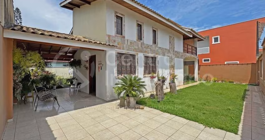 CASA à venda com 4 quartos em Peruíbe, no bairro Estancia Balnearia Convento Velho