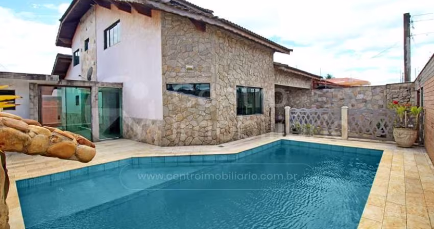 CASA à venda com piscina e 4 quartos em Peruíbe, no bairro Balneario Florida