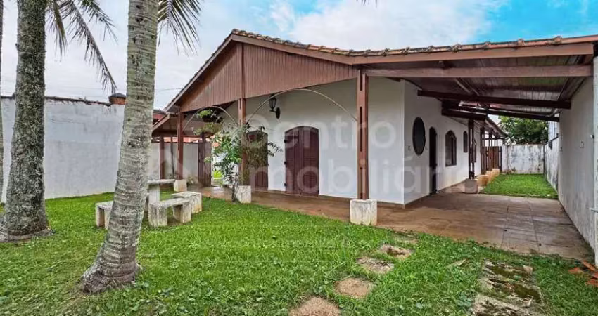 Casa à venda com 3 quartos em peruíbe, no bairro belmira novaes