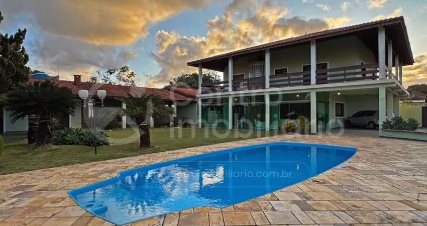 CASA à venda com piscina e 4 quartos em Peruíbe, no bairro Estancia Balnearia Convento Velho
