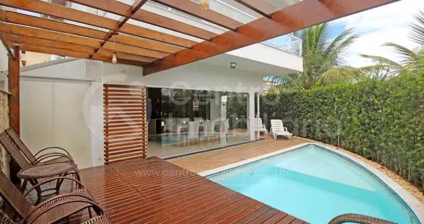 Casa à venda com piscina e 5 quartos em peruíbe, no bairro jd tres marias