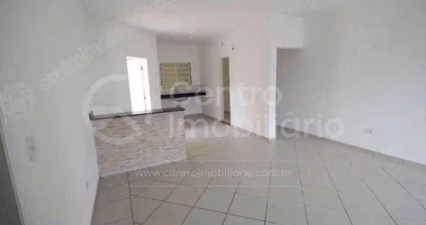 Apartamento à venda com 2 quartos (1 suítes) em peruíbe, no bairro jardim três marias