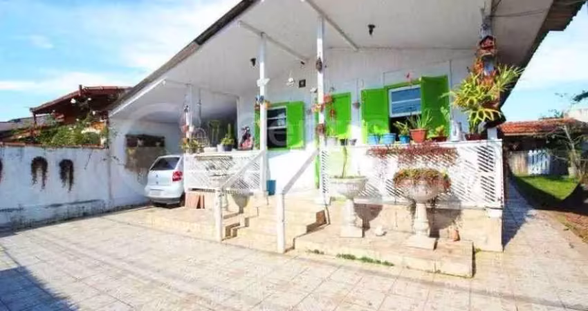 Casa à venda com 2 quartos em peruíbe, no bairro jardim três marias