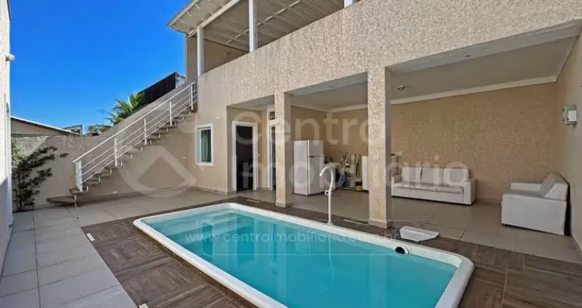 CASA à venda com piscina e 4 quartos em Peruíbe, no bairro Maria H Novaes
