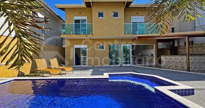 Casa à venda com piscina e 4 quartos em peruíbe, no bairro bougainvillee iv