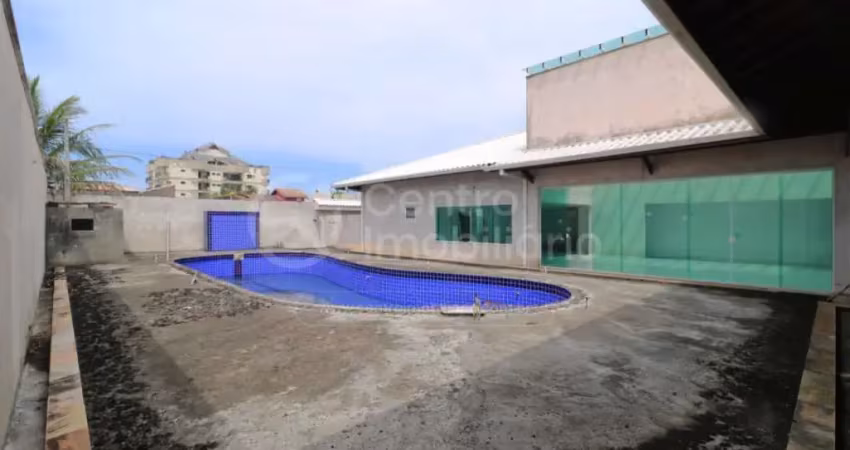 Casa à venda com piscina e 4 quartos em peruíbe, no bairro estancia balnearia convento velho