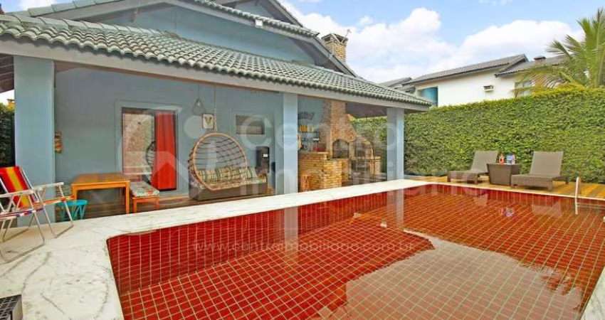CASA à venda com piscina e 4 quartos em Peruíbe, no bairro Bougainvillee II