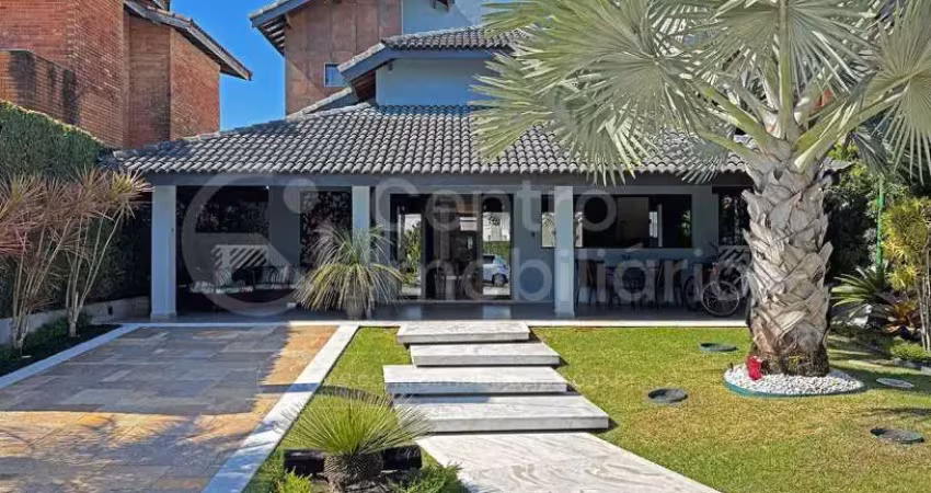 Casa à venda com piscina e 4 quartos em peruíbe, no bairro bougainvillee ii