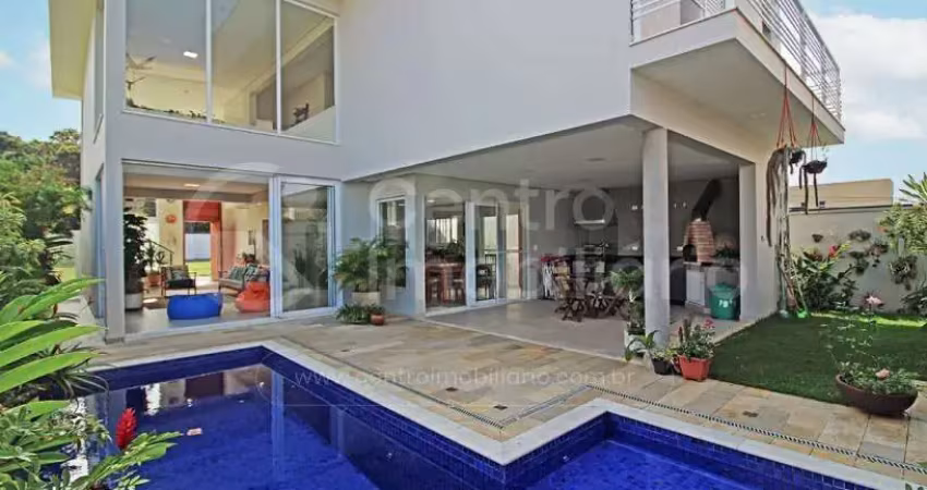 Casa à venda com piscina e 4 quartos em peruíbe, no bairro bougainvillee iv