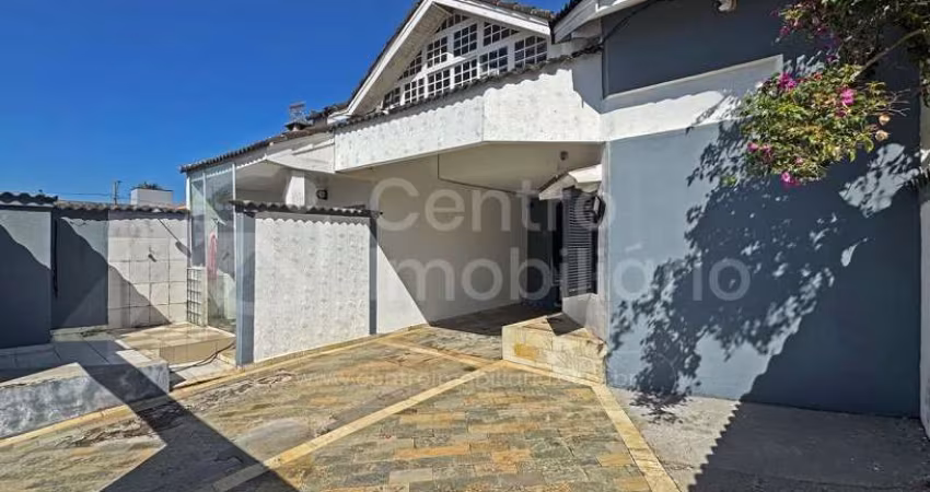 CASA à venda com 4 quartos em Peruíbe, no bairro Parque Balneario Oasis