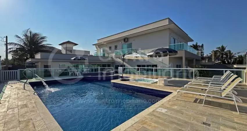 Casa à venda com piscina e 5 quartos em peruíbe, no bairro jardim marcia