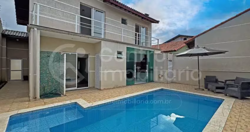 Casa à venda com piscina e 3 quartos em peruíbe, no bairro jardim imperador