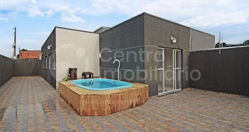 CASA à venda com piscina e 2 quartos em Peruíbe, no bairro Jd Caraminguava