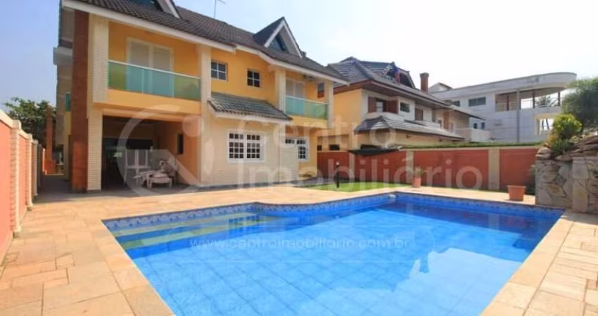 CASA à venda com piscina e 4 quartos em Peruíbe, no bairro Bougainvillee I
