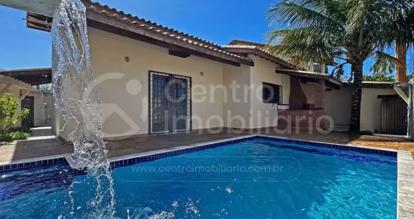 Casa à venda com piscina e 3 quartos em peruíbe, no bairro jardim mar e sol