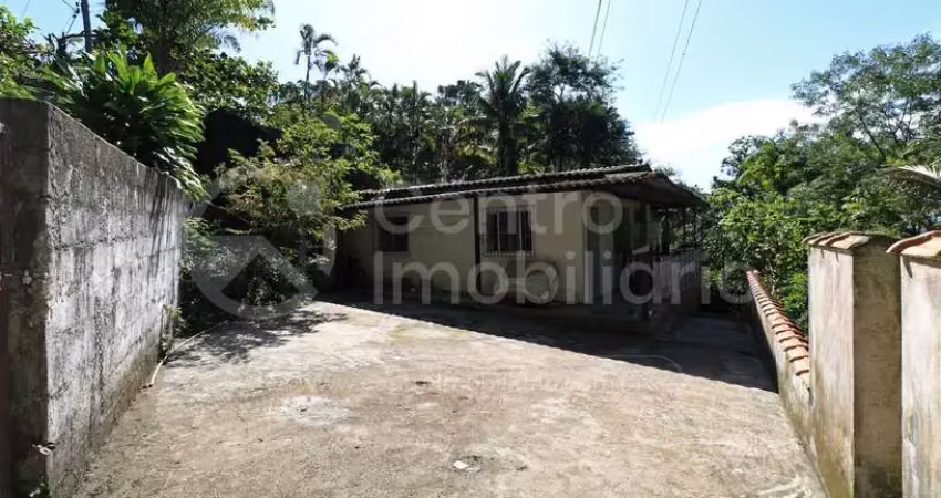 Casa à venda com 2 quartos em peruíbe, no bairro guarau