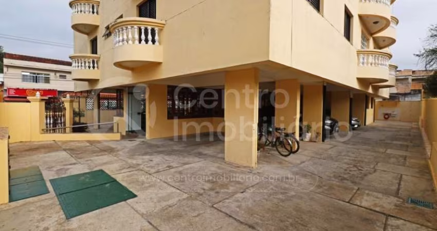 APARTAMENTO à venda com 3 quartos (1 suítes) em Peruíbe, no bairro Centro