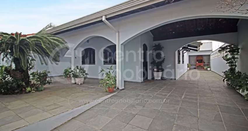 CASA à venda com 3 quartos em Peruíbe, no bairro Parque Balneario Oasis