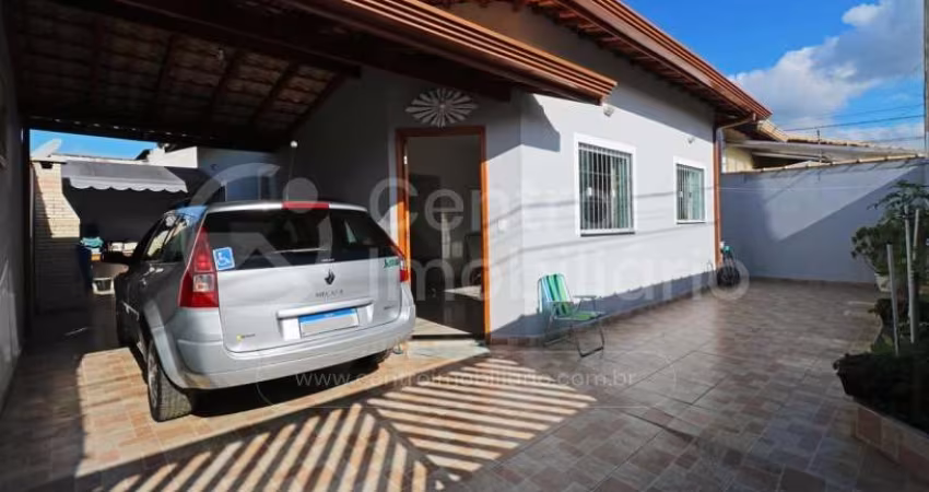 CASA à venda com 2 quartos em Peruíbe, no bairro Balneario Sao Joao Batista