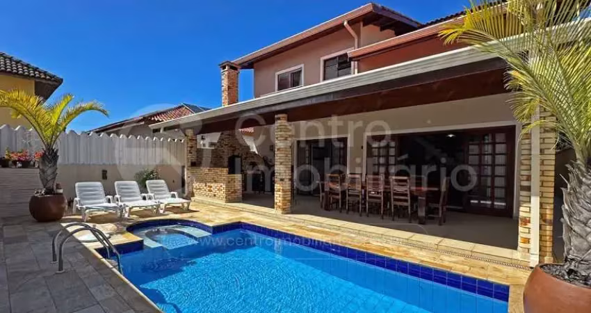 Casa à venda com piscina e 4 quartos em peruíbe, no bairro bougainvillee iii