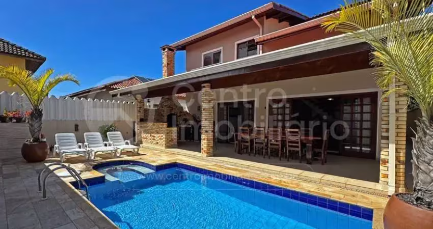 Casa à venda com piscina e 4 quartos em peruíbe, no bairro bougainvillee iii