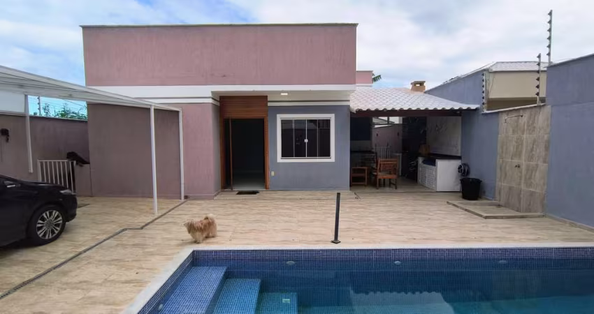 Casa para Venda em Saquarema, Aterrado (Bacaxá), 2 dormitórios, 1 suíte, 2 banheiros, 2 vagas